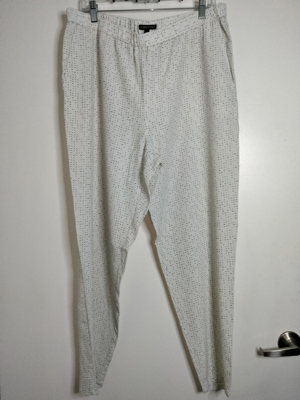 Eileen Fisher (Sz L) Cream & Black Dot Lightweight Tapered Pull-on Cropped Pants